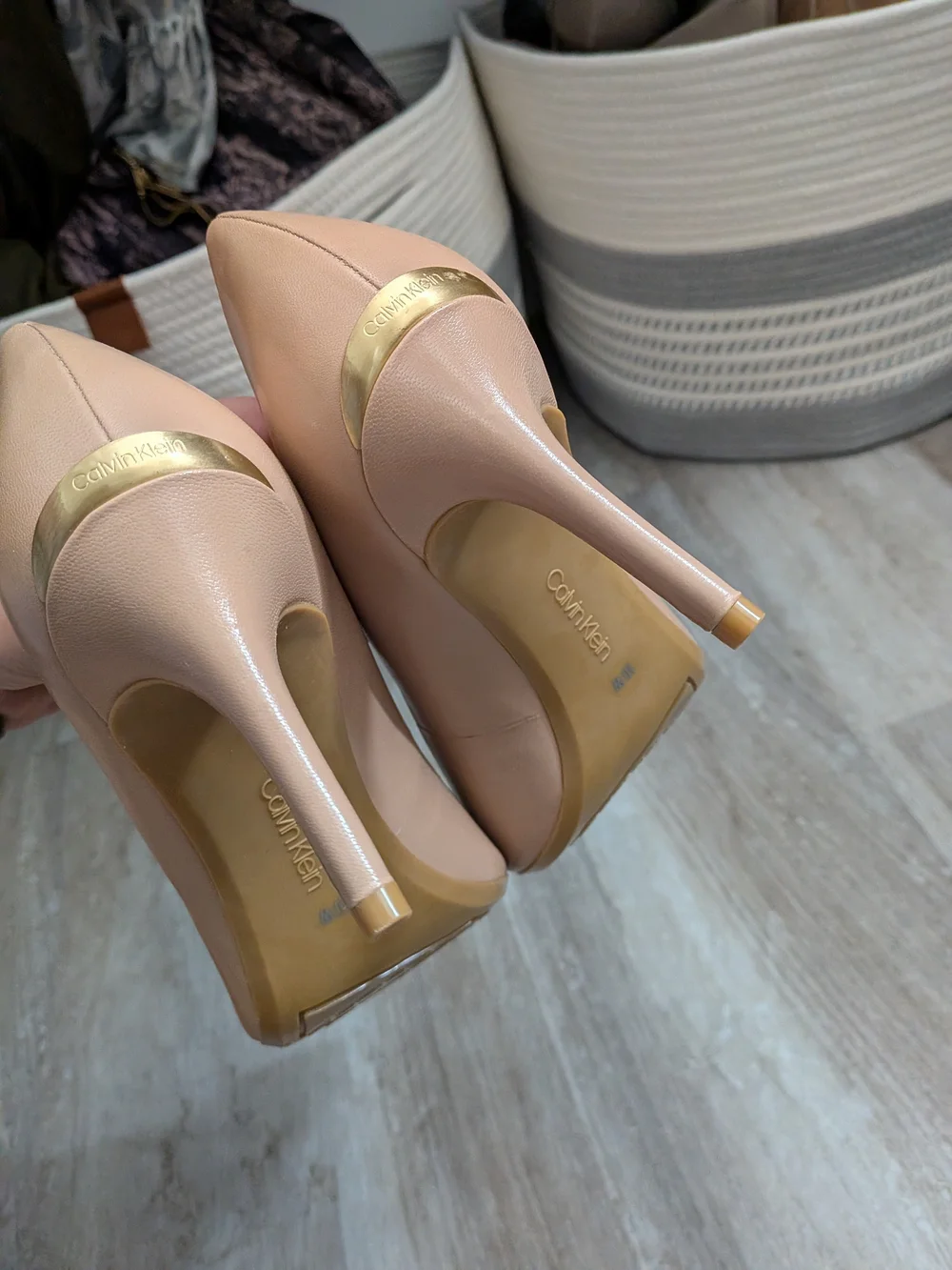 🆕 Calvin Klein Women's Tan Pointed-Toe Pumps